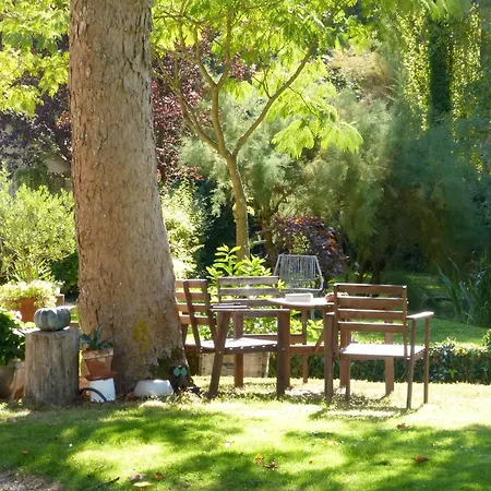 לינה וארוחת בוקר Domaine De Joreau 3*